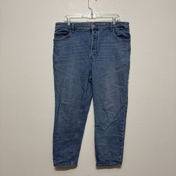 H&M Denim - H&M Light Wash Denim Blue Jean Straight Leg Womens Size 18 Button‎ Fly